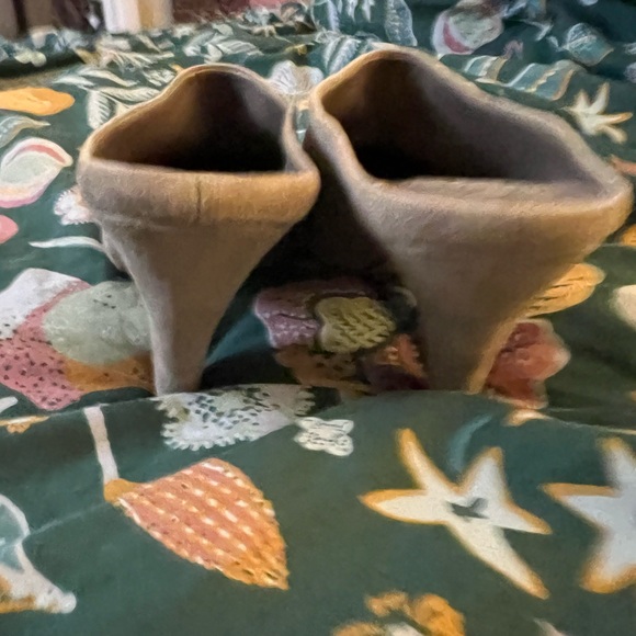 LAST CHANCE💥 Vince Camuto Suede Emberly Mule - Picture 4 of 7